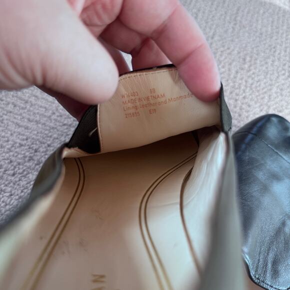 Cole Haan 8B Grand Series Black Leather Slip on Flats Shoes White Sole - Picture 3 of 7